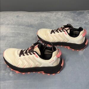 NortiV8 Women's Hiking Shoes